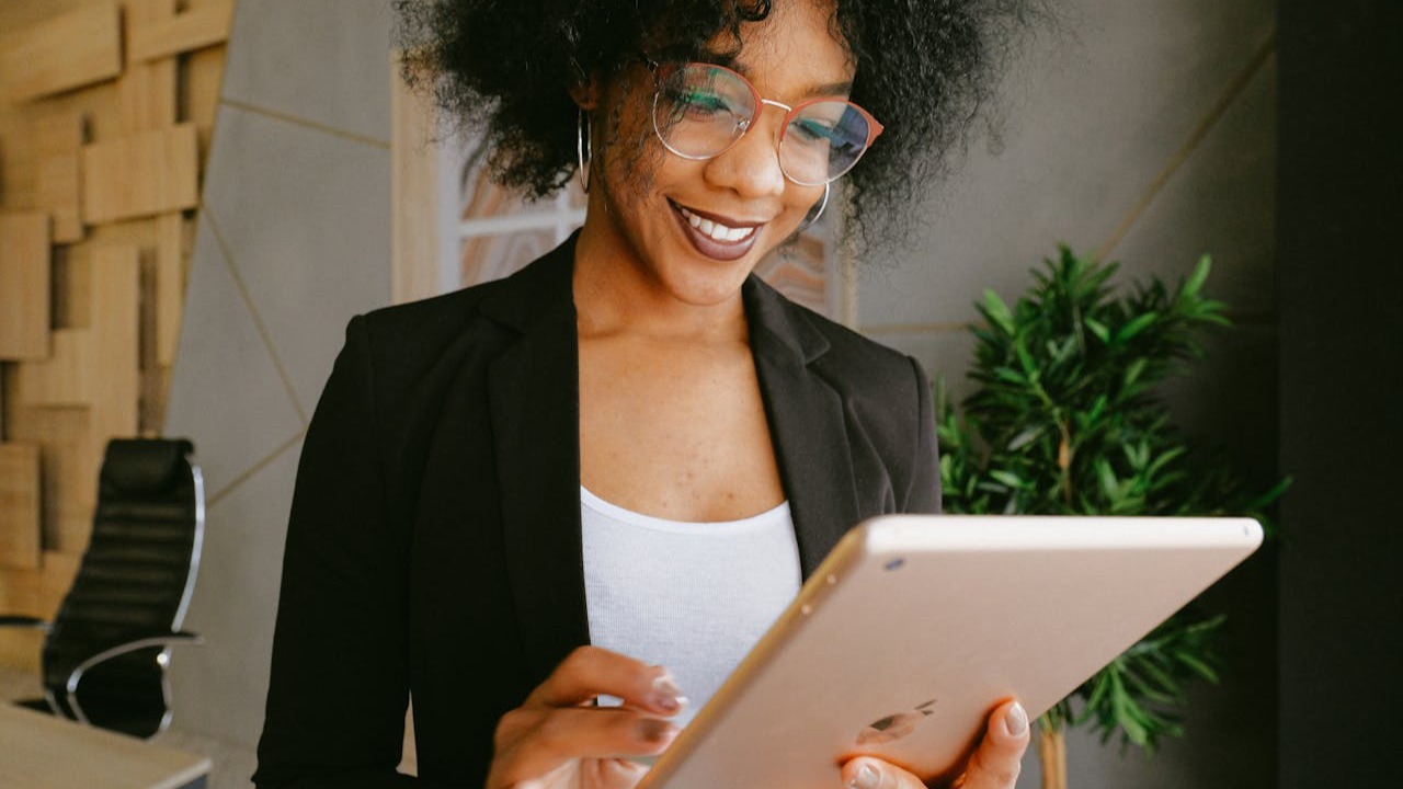 Black woman, Christian singles